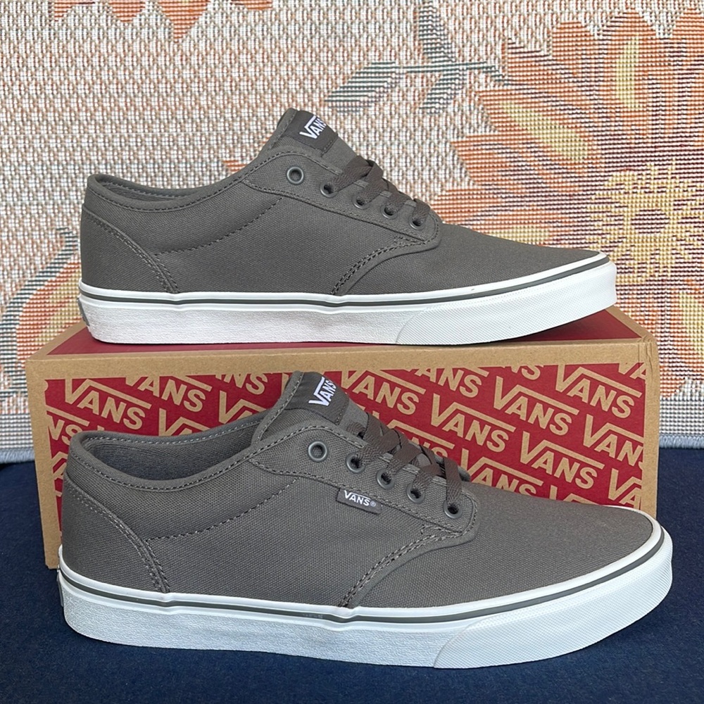 Vans Atwood WMNS
(Canvas) Pewter/White
VN000TUY4WV
New - Picture 2 of 16